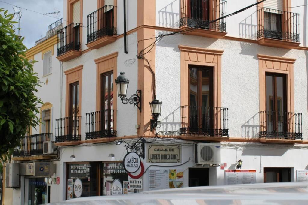 Centro Lorenzo Borrego *